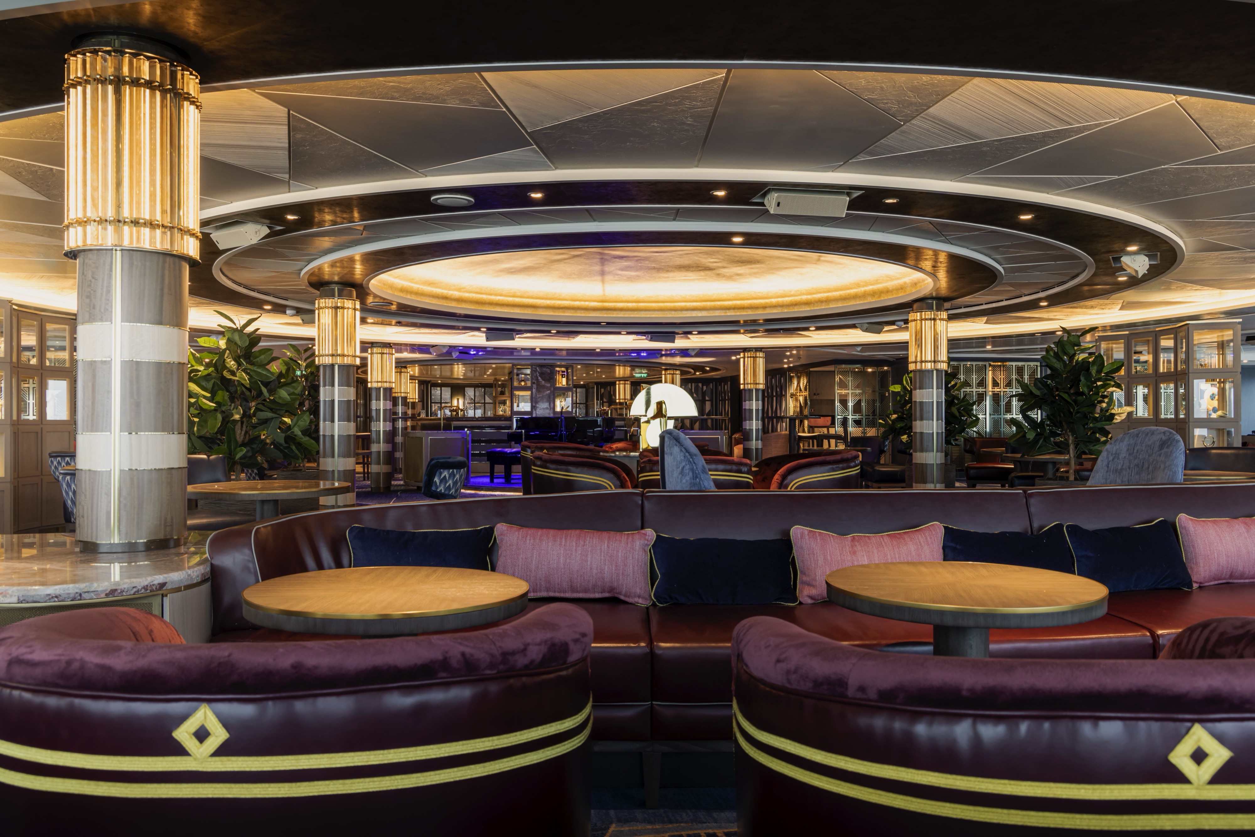 Queen Anne - Commodore Club